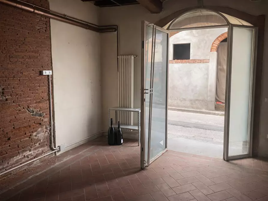Immagine 3 di Locale commerciale in affitto  a Bientina