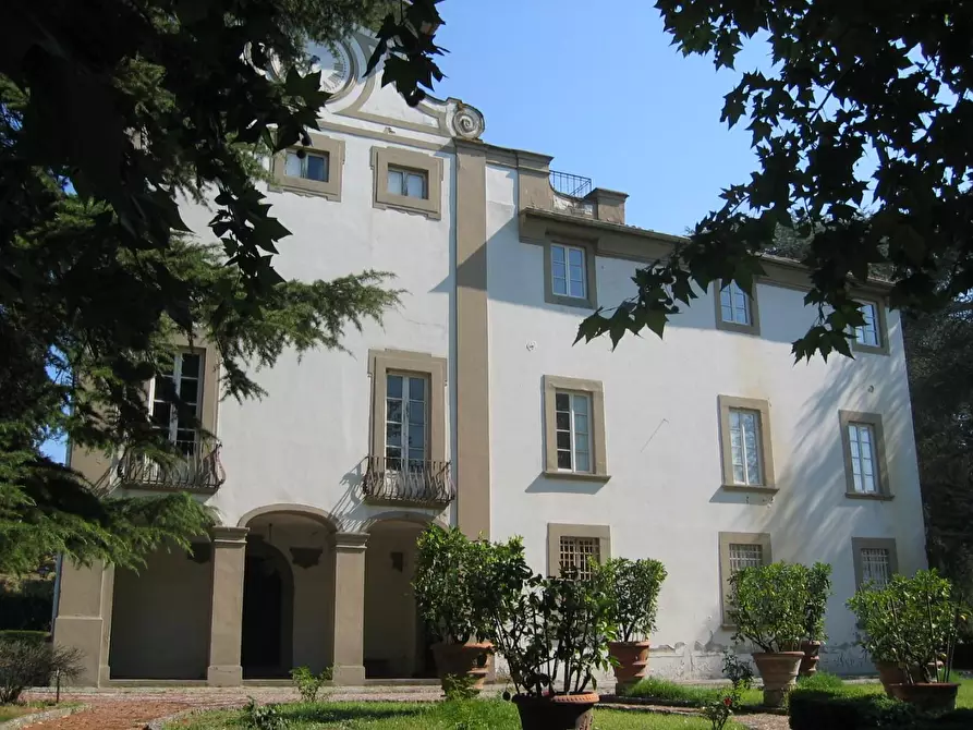 Immagine 4 di Villa in vendita  a Fucecchio