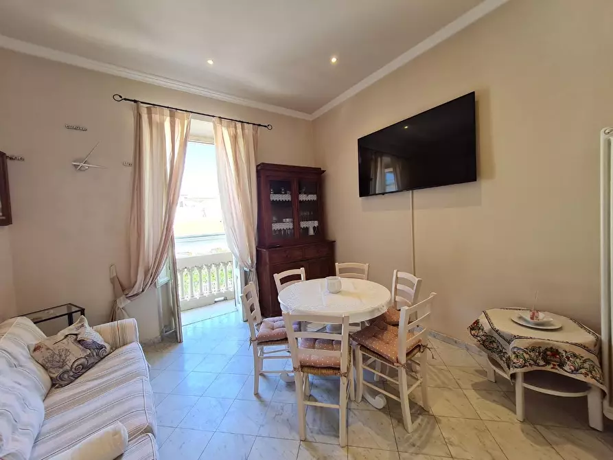 Immagine 1 di Appartamento in affitto  a Camaiore