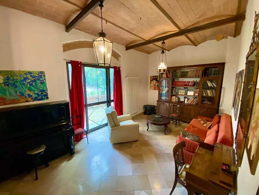 Immagine 25 di Villa in vendita  a Crespina Lorenzana