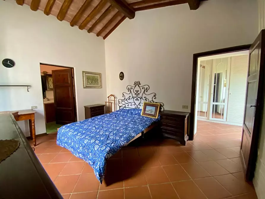 Immagine 21 di Villa in vendita  a Crespina Lorenzana