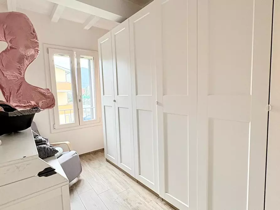 Immagine 13 di Villa in vendita  a Lucca