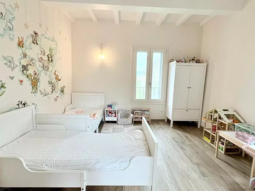 Immagine 10 di Villa in vendita  a Lucca