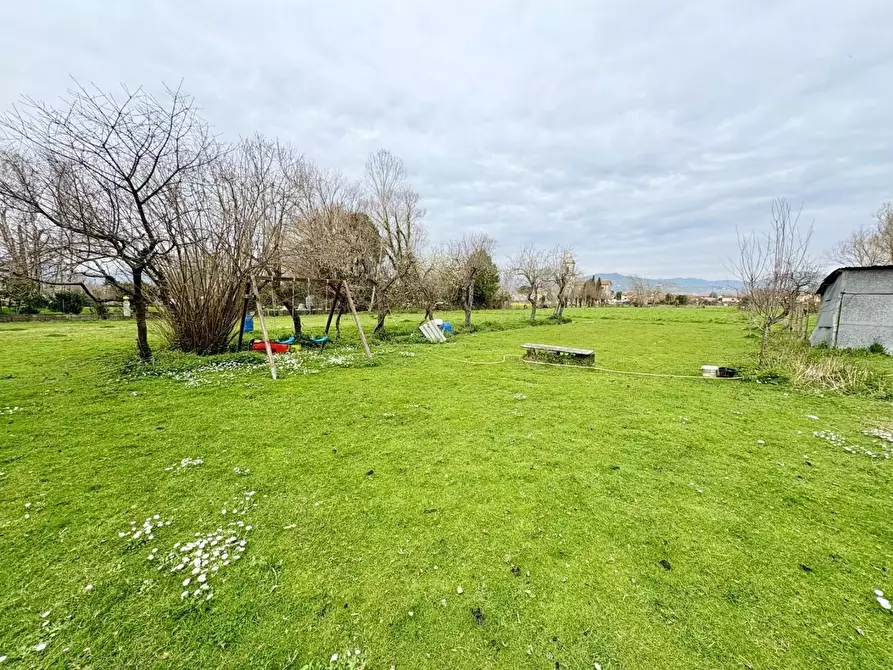 Immagine 21 di Villa in vendita  a Lucca