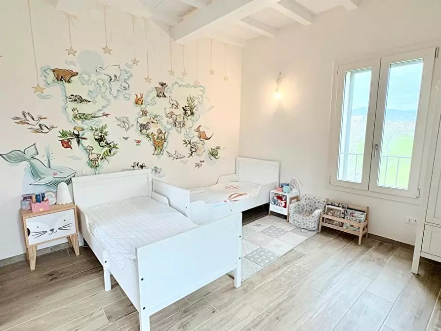 Immagine 11 di Villa in vendita  a Lucca