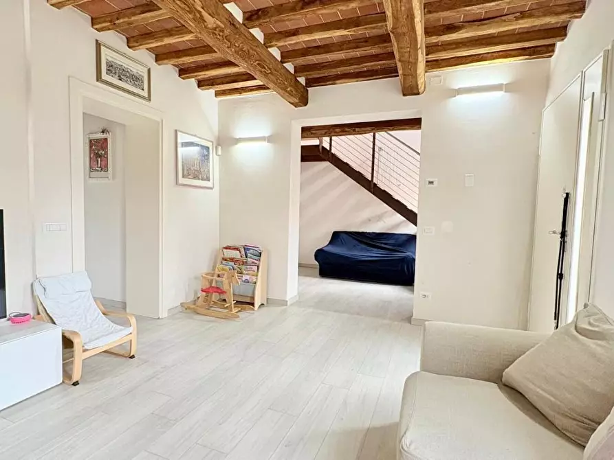 Immagine 3 di Villa in vendita  a Lucca