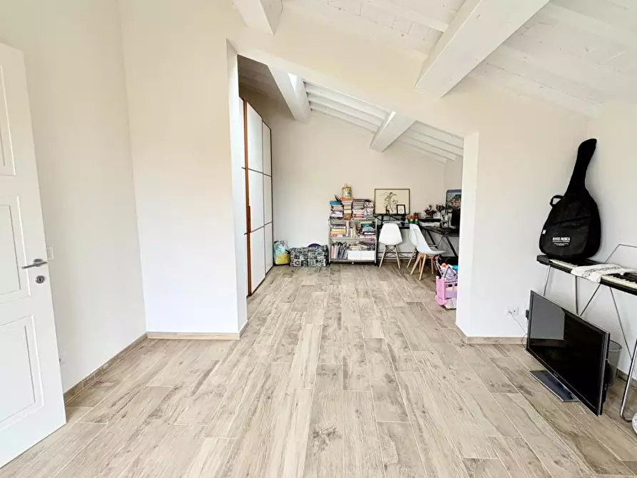 Immagine 22 di Villa in vendita  a Lucca