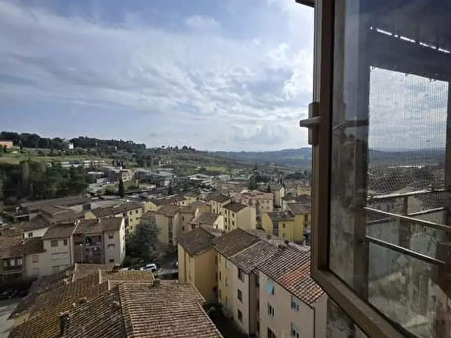 Immagine 1 di Appartamento in vendita  a Siena
