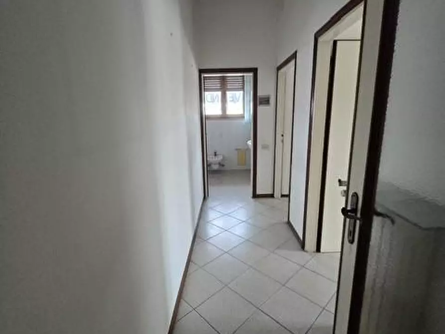 Immagine 8 di Appartamento in vendita  a Siena