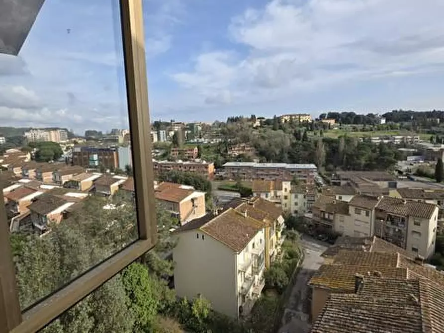 Immagine 5 di Appartamento in vendita  a Siena