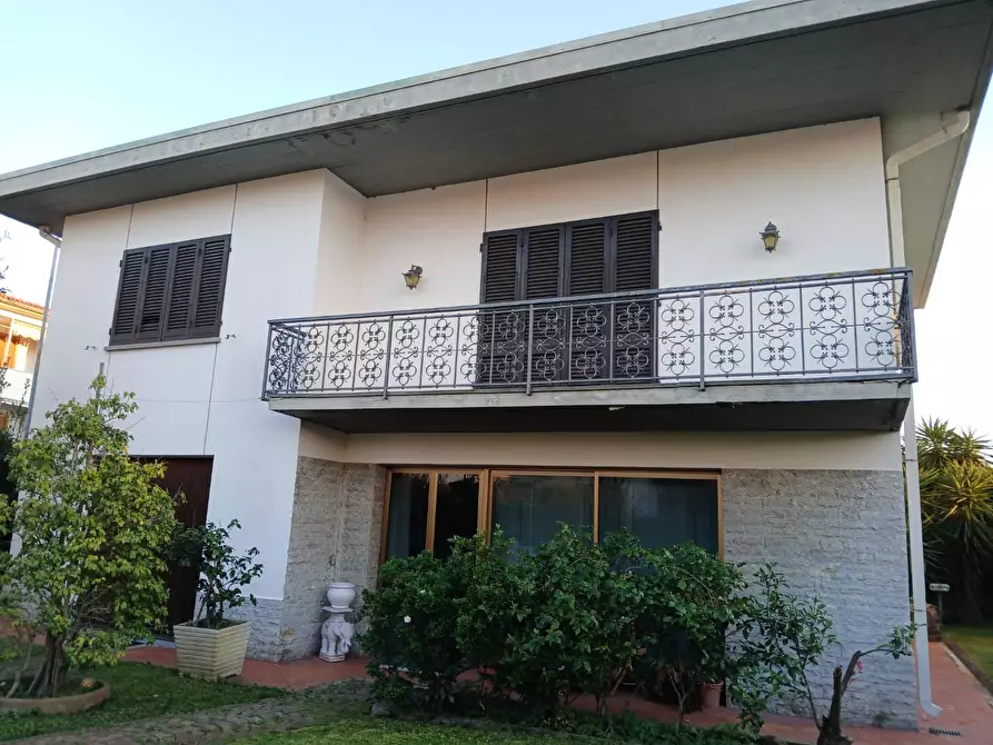 Immagine 22 di Villa in vendita  a San Giuliano Terme