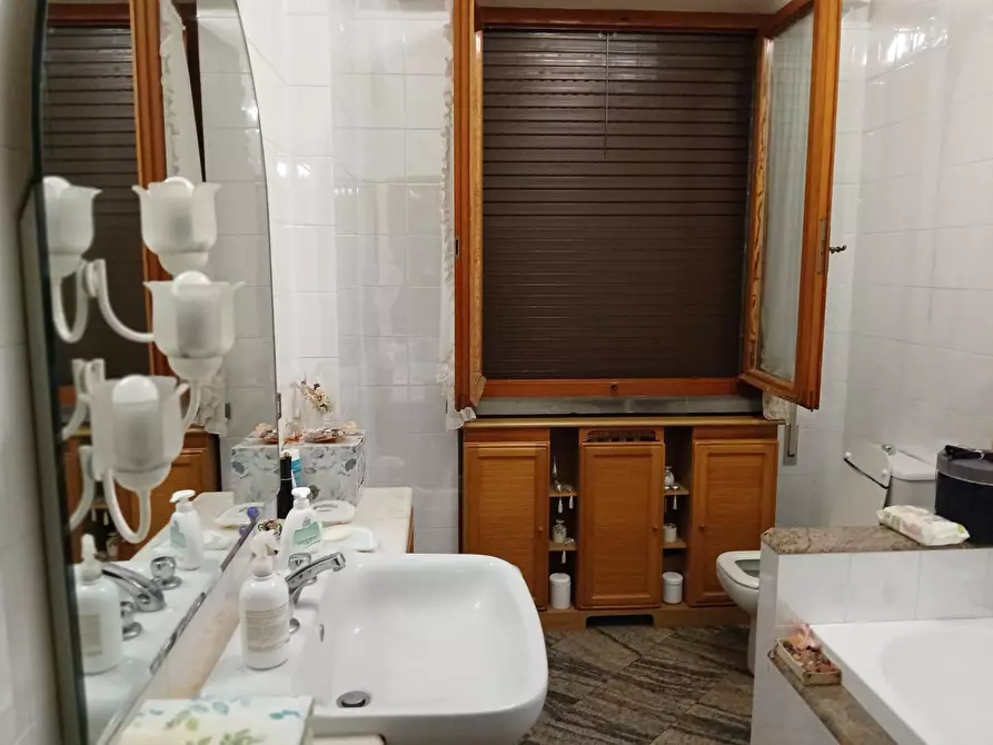 Immagine 15 di Villa in vendita  a San Giuliano Terme