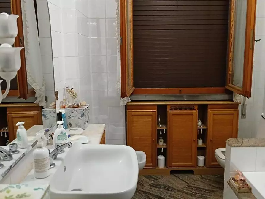 Immagine 14 di Villa in vendita  a San Giuliano Terme