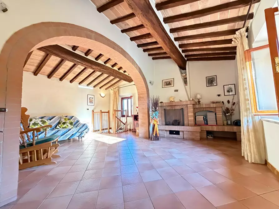 Immagine 24 di Casa colonica in vendita  a Volterra