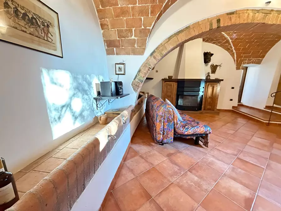 Immagine 23 di Casa colonica in vendita  a Volterra