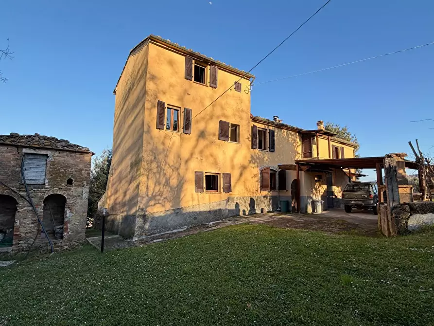 Immagine 4 di Casa colonica in vendita  a Volterra