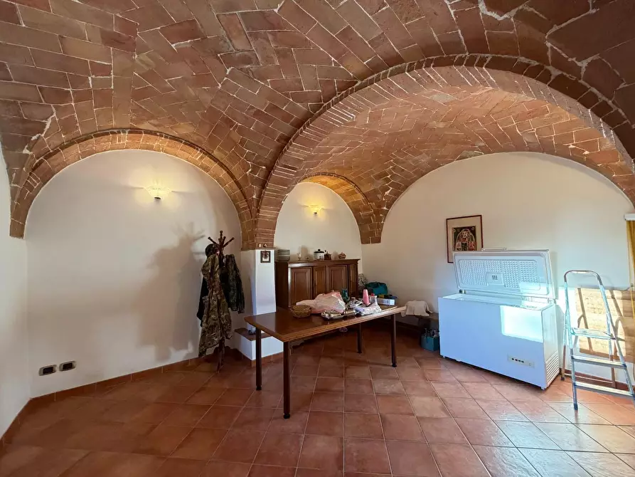 Immagine 22 di Casa colonica in vendita  a Volterra