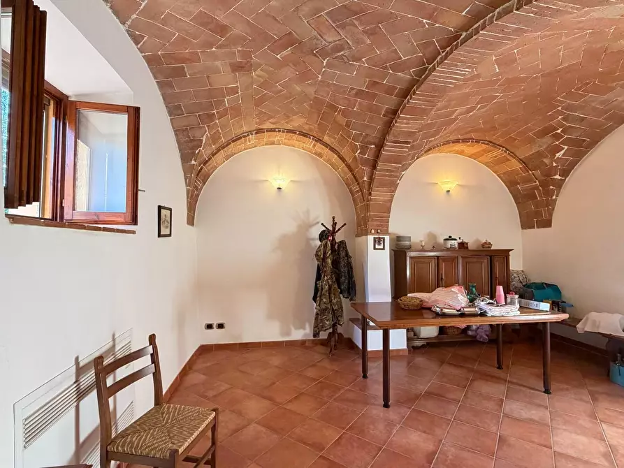 Immagine 21 di Casa colonica in vendita  a Volterra