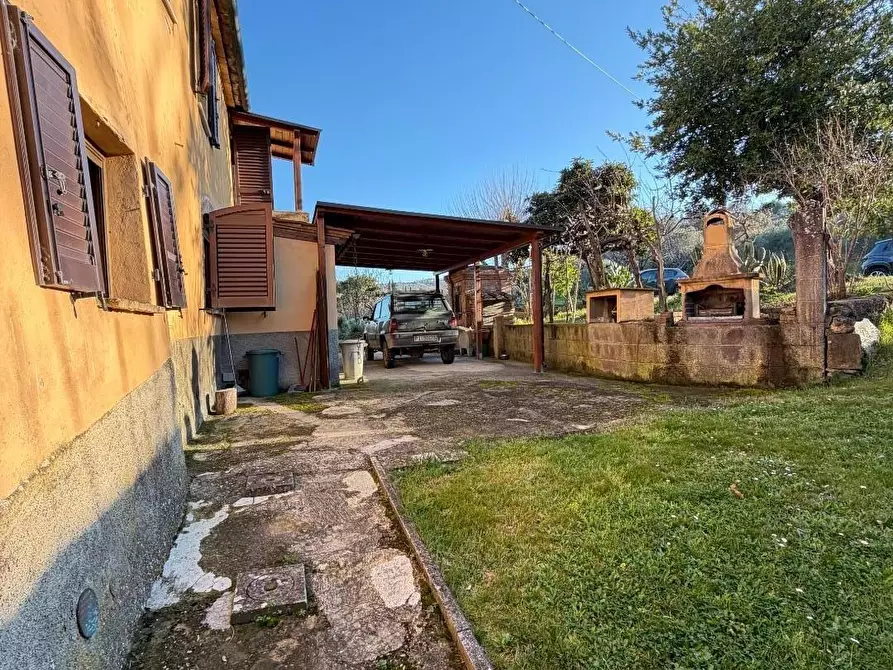 Immagine 9 di Casa colonica in vendita  a Volterra