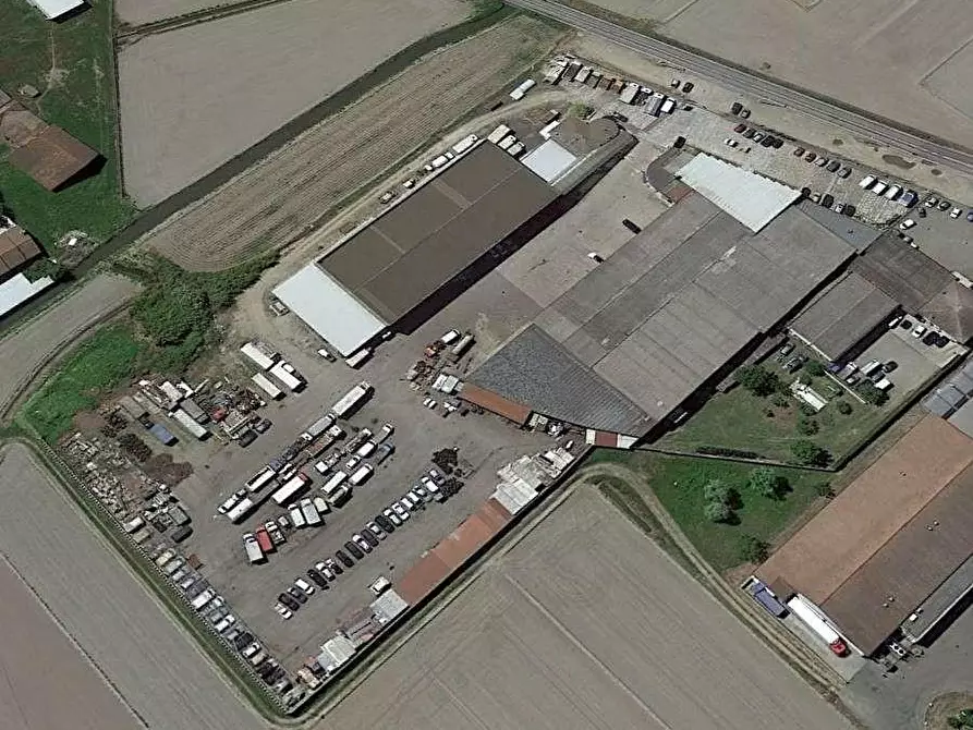 Immagine 6 di Capannone industriale in vendita  a Robbio