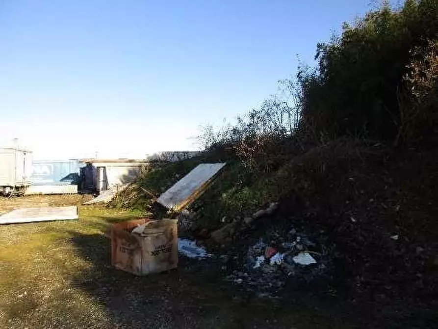 Immagine 2 di Capannone industriale in vendita  a Robbio