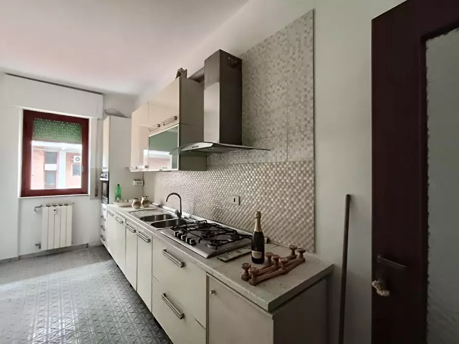 Immagine 6 di Appartamento in vendita  a Massa