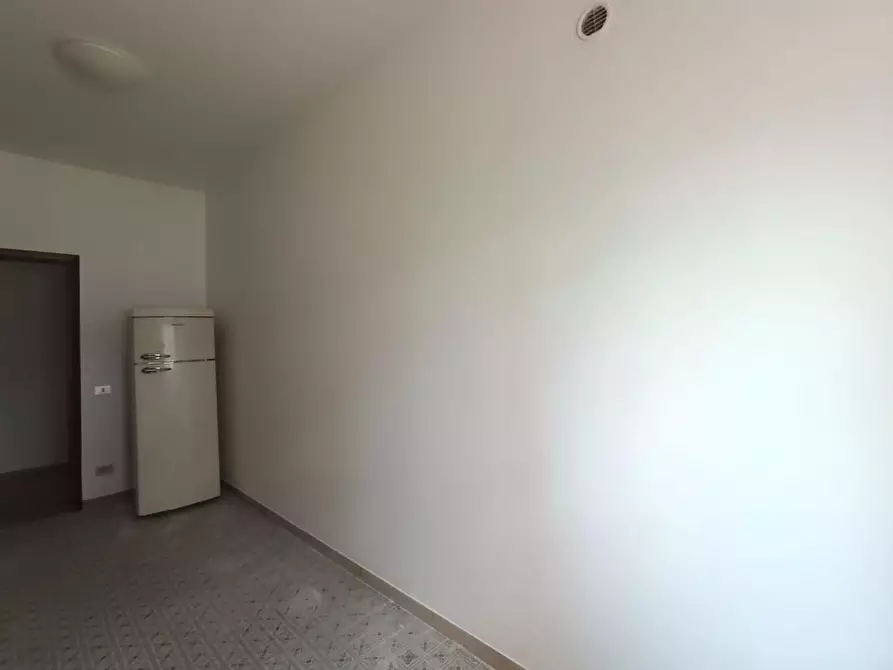 Immagine 18 di Appartamento in vendita  a Massa