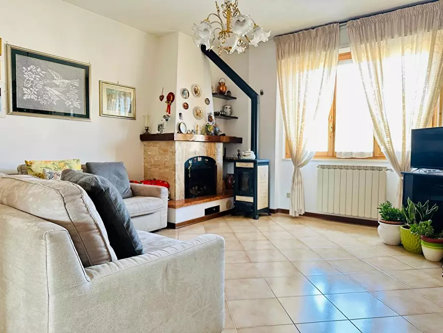 Immagine 1 di Appartamento in vendita  a Siena