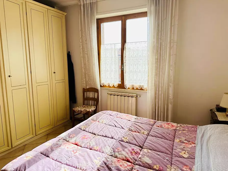 Immagine 11 di Appartamento in vendita  a Siena