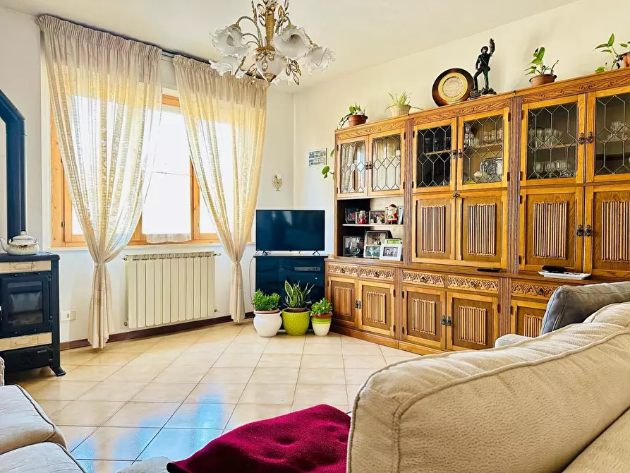 Immagine 5 di Appartamento in vendita  a Siena