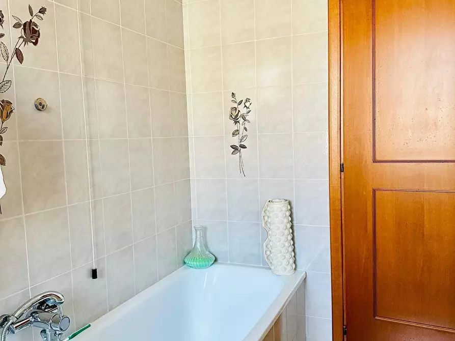 Immagine 19 di Appartamento in vendita  a Siena