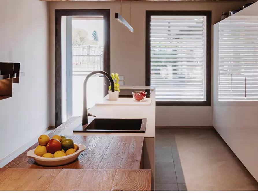 Immagine 16 di Villa in vendita  a Castelnuovo Magra