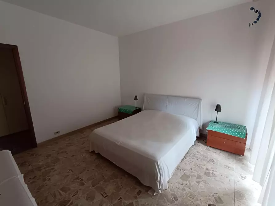 Immagine 10 di Appartamento in vendita  a Carrara