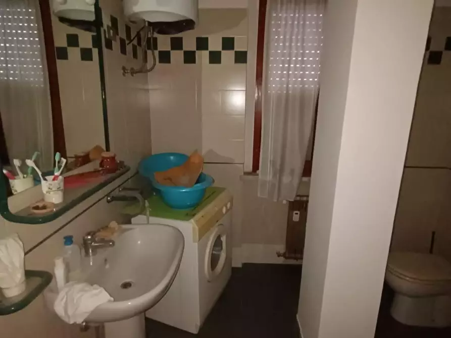 Immagine 16 di Appartamento in vendita  a Carrara