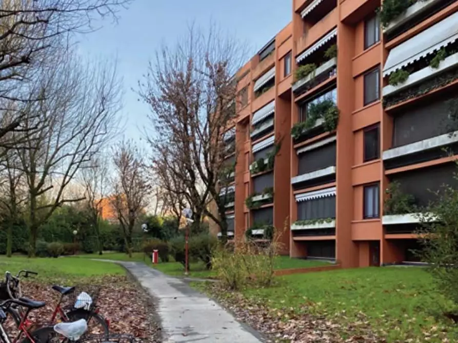 Immagine 1 di Appartamento in vendita  a Basiglio