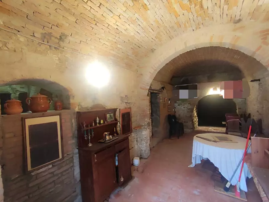 Immagine 2 di Magazzino in vendita  a Peccioli