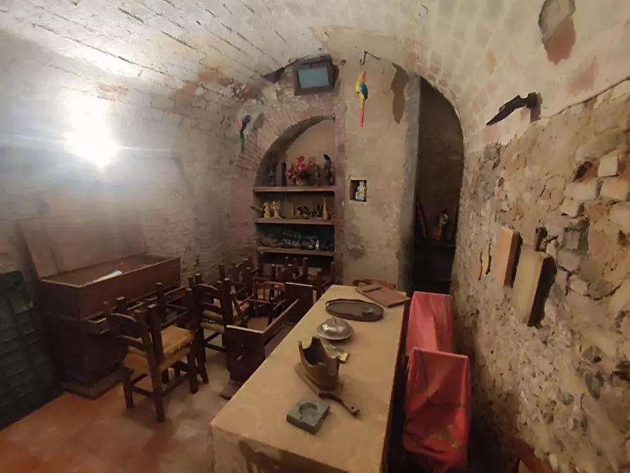 Immagine 6 di Magazzino in vendita  a Peccioli