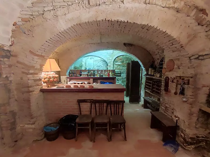 Immagine 7 di Magazzino in vendita  a Peccioli