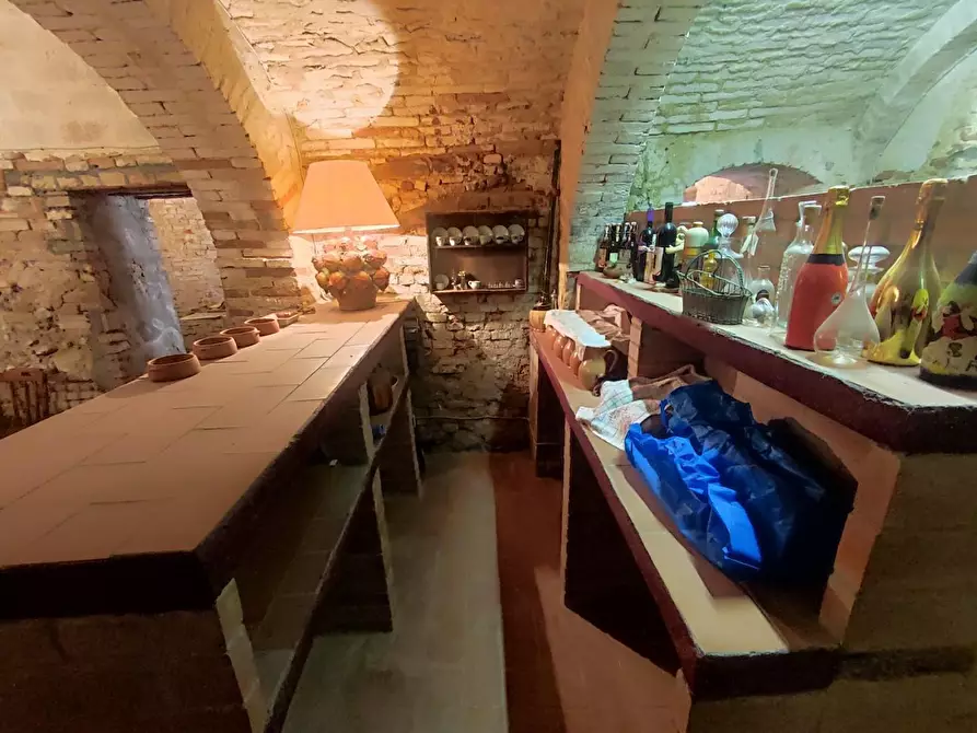 Immagine 8 di Magazzino in vendita  a Peccioli