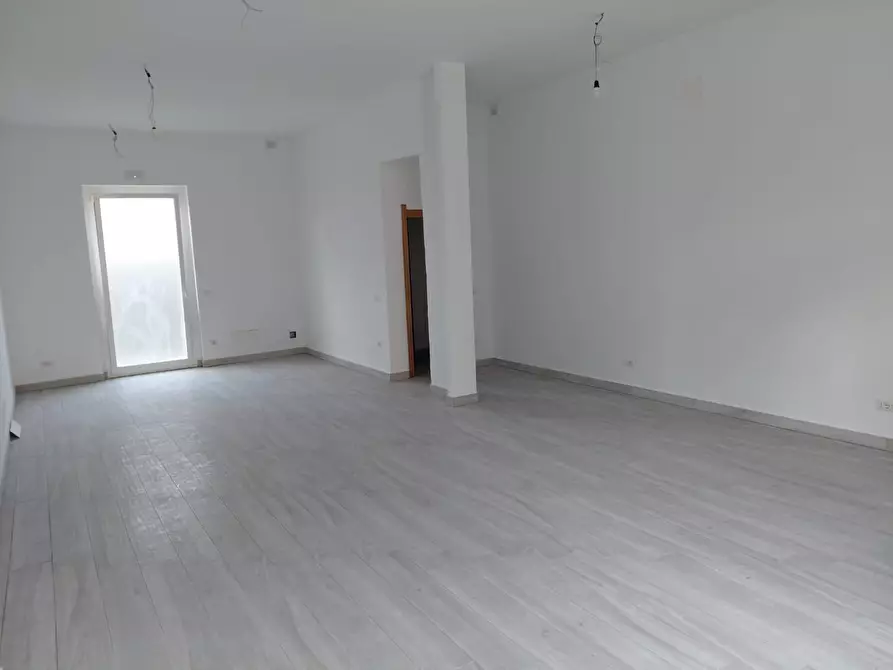 Immagine 1 di Locale commerciale in vendita  a Empoli