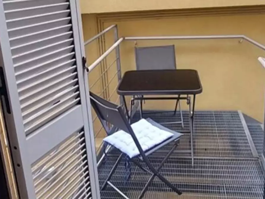 Immagine 4 di Appartamento in vendita  a Siena