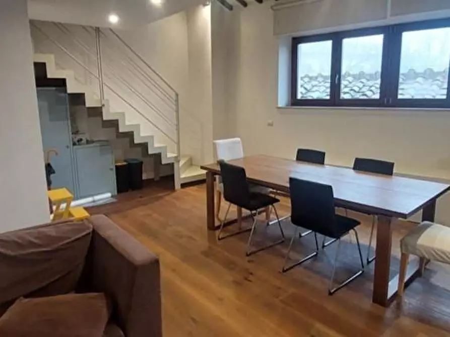Immagine 2 di Appartamento in vendita  a Siena