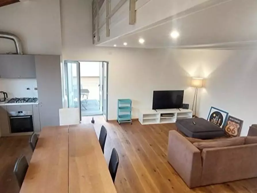 Immagine 8 di Appartamento in vendita  a Siena