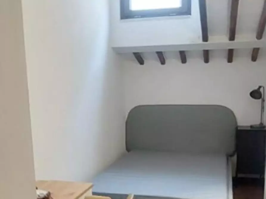 Immagine 12 di Appartamento in vendita  a Siena