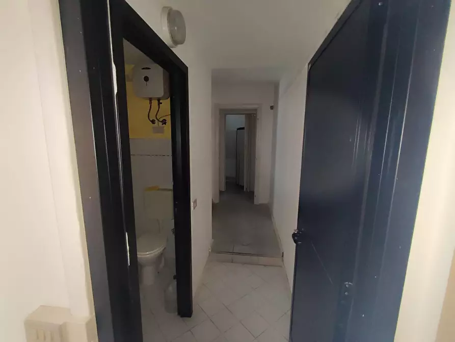 Immagine 4 di Locale commerciale in vendita  a Peccioli