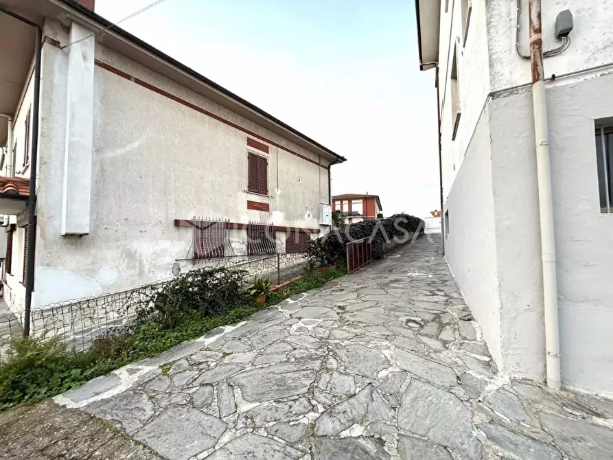 Immagine 35 di Appartamento in vendita  a Montopoli In Val D'arno