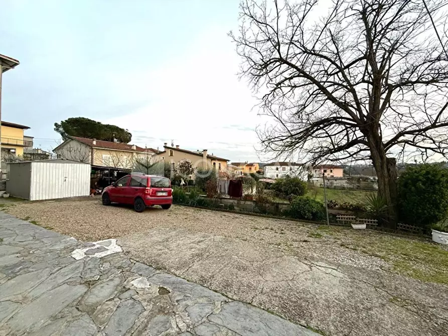 Immagine 37 di Appartamento in vendita  a Montopoli In Val D'arno