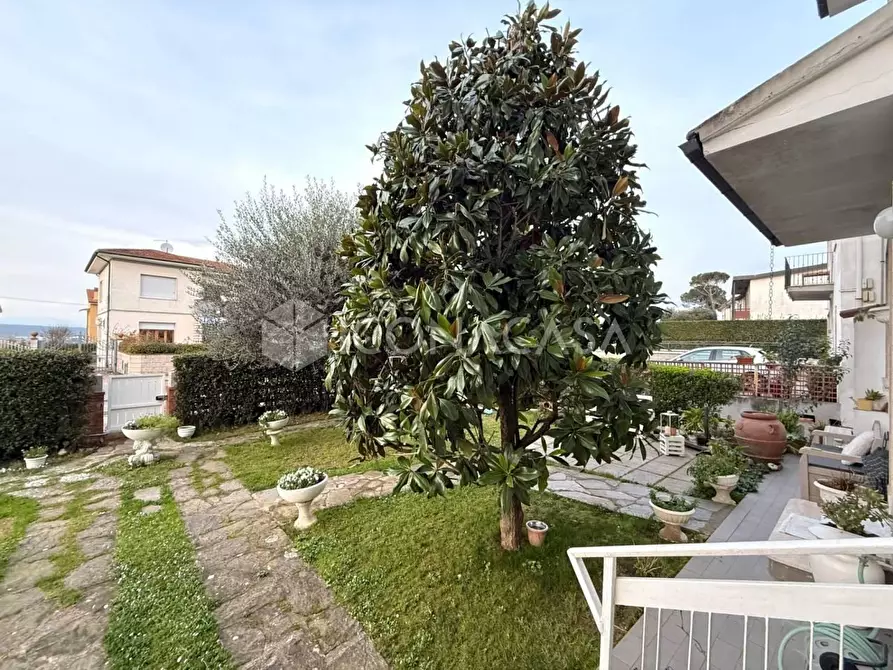 Immagine 42 di Appartamento in vendita  a Montopoli In Val D'arno