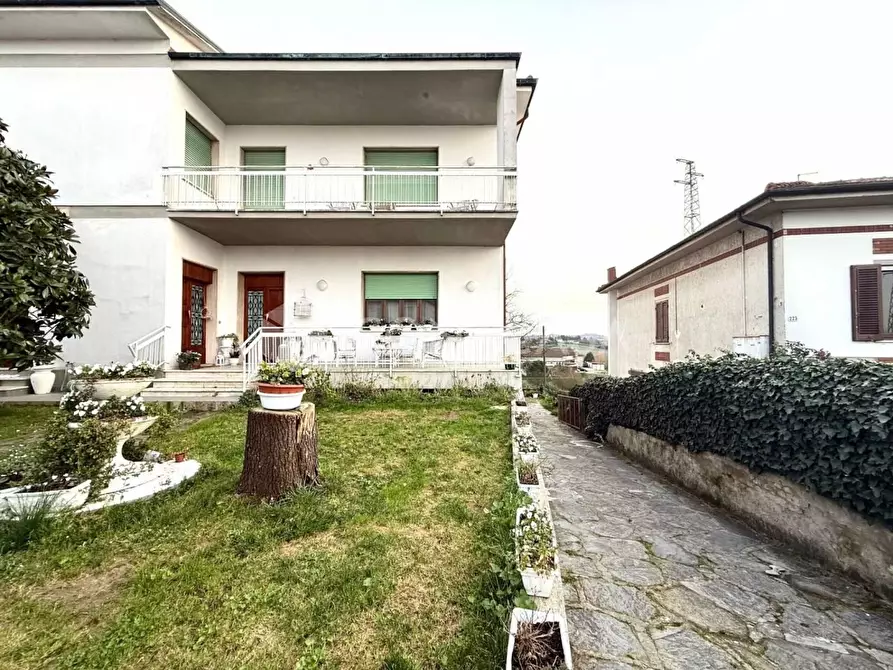 Immagine 40 di Appartamento in vendita  a Montopoli In Val D'arno