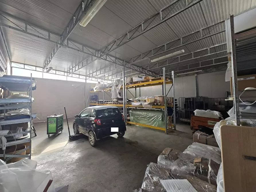 Immagine 4 di Attività artigianale in vendita  a Calcinaia